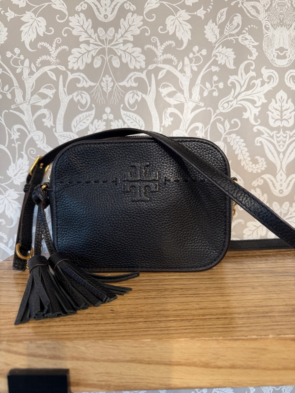 TORY BURCH Mcgraw Camera Bag Black Pebbled Leather Gold Hardware w/ Tassels EUC